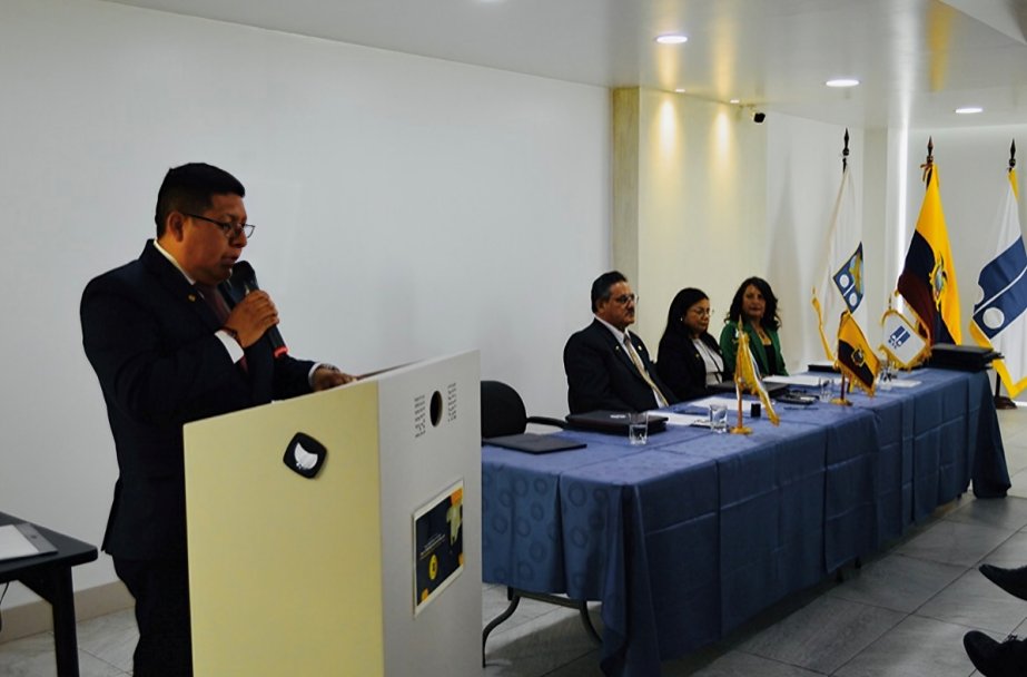 Marco Antonio Daqui presidente FNCE pronuncia discurso sobre modernización de la profesión contable en Ecuador 2026