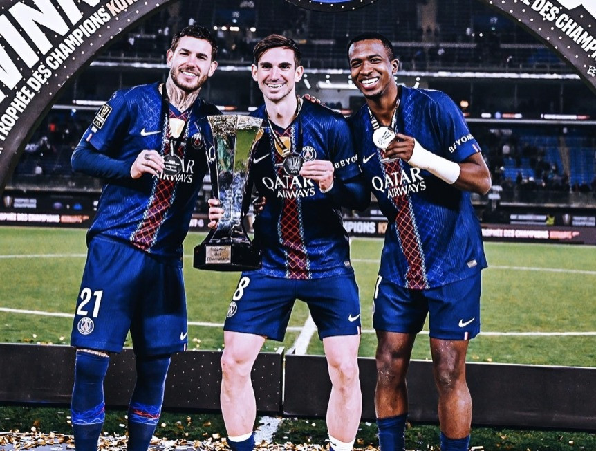 Willian Pacho campeón con PSG