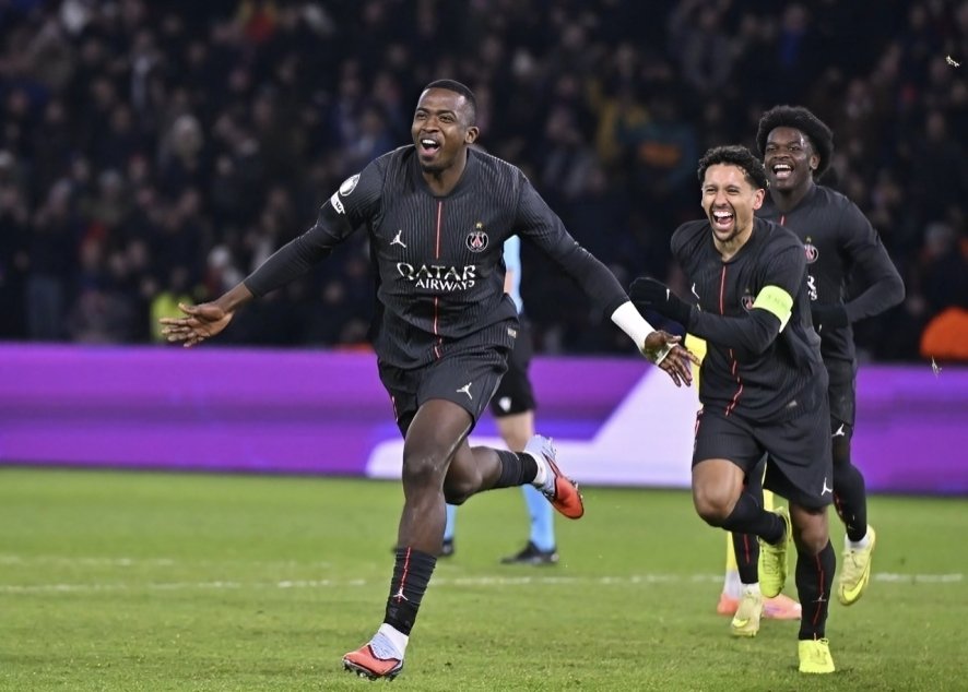 Willian Pacho firma hasta 2030 con el PSG
