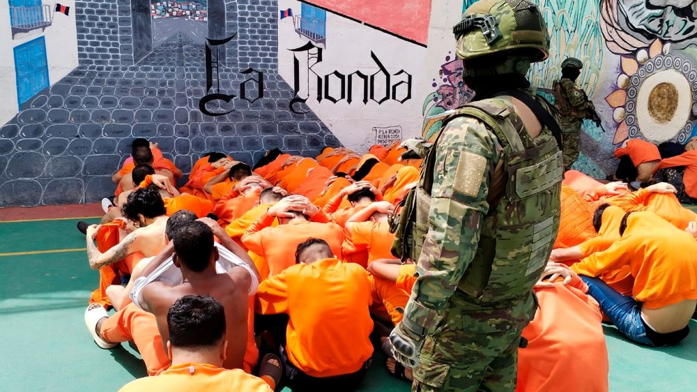 Operativo militar en la cárcel El Inca donde fueron hallados sin vida dos extorsionadores detenidos en Tumbaco, Quito