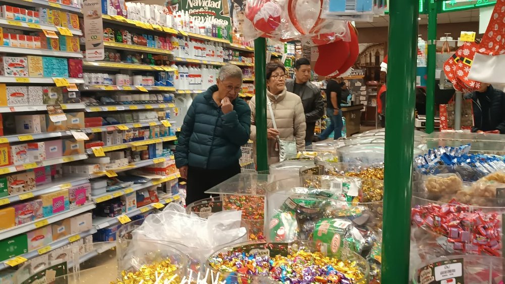 Productos colombianos en supermercado ecuatoriano afectados por demanda ante la Comunidad Andina por arancel del 30%