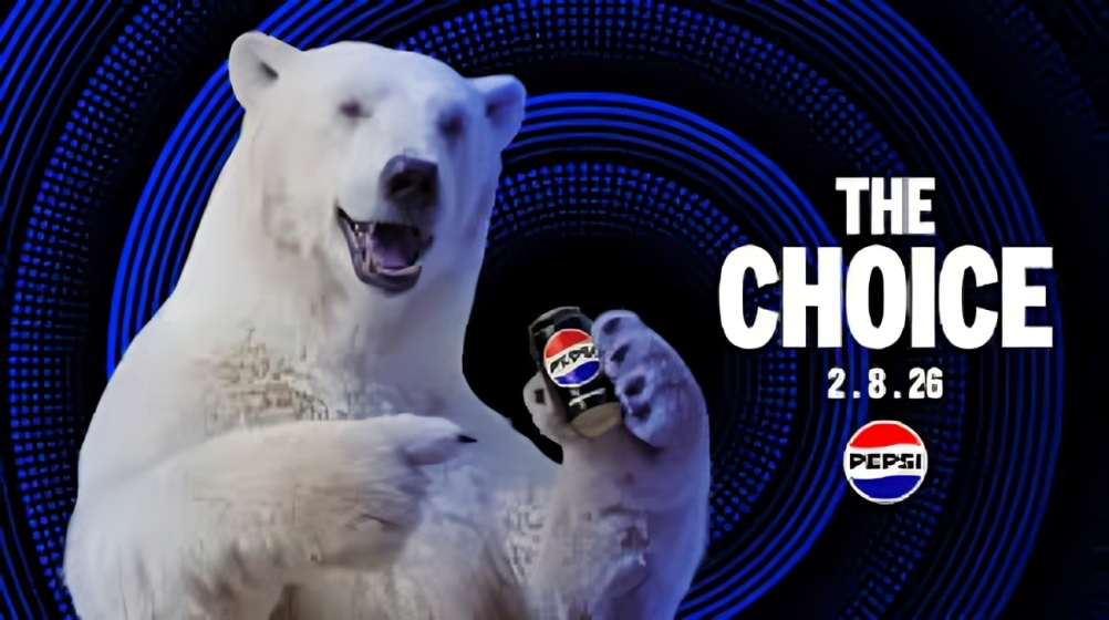 Fotograma del comercial de Pepsi para el Super Bowl mostrando al oso polar en crisis de identidad tras elegir Pepsi en una prueba a ciegas.