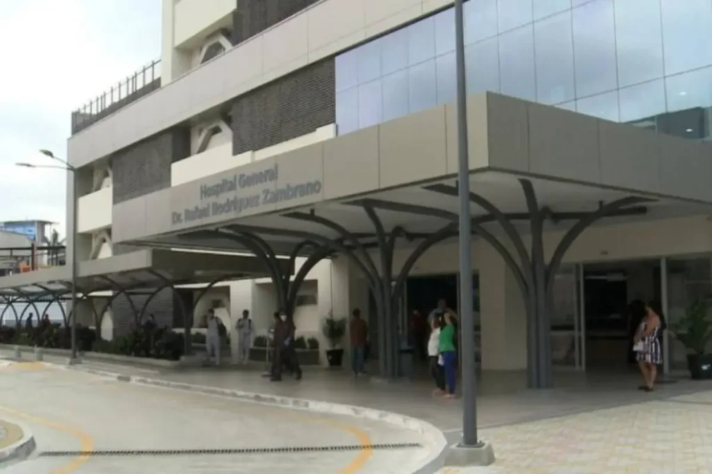 Nueva estructura administrativa de la salud pública en Ecuador con direcciones provinciales.