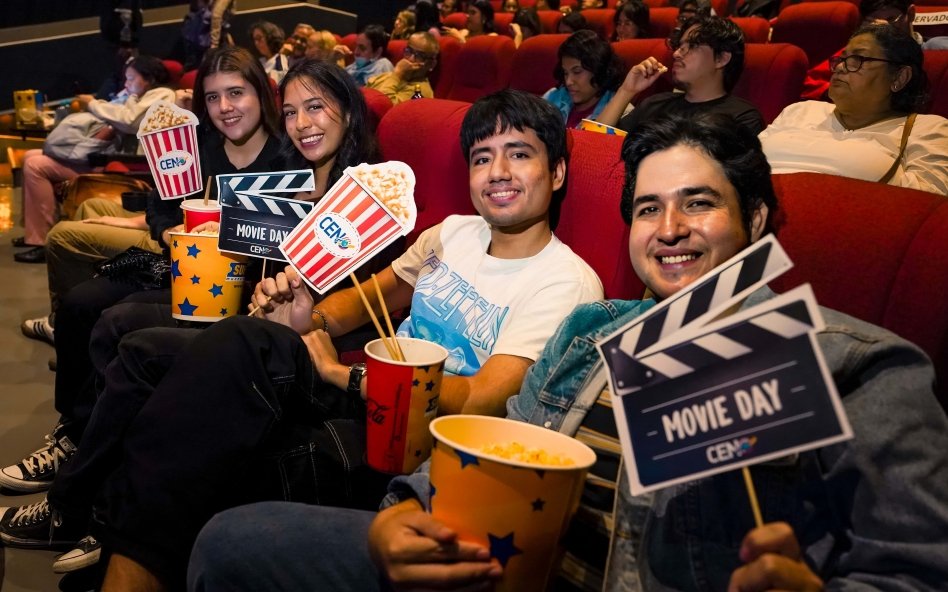 Timothée Chalamet como Marty Reisman en proyección gratuita Marty Supreme Ecuador organizada por CEN Guayaquil