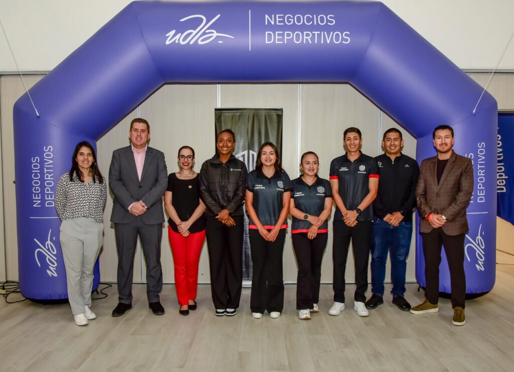 Conversatorio de UNACEM y la UDLA con deportistas de élite en Quito