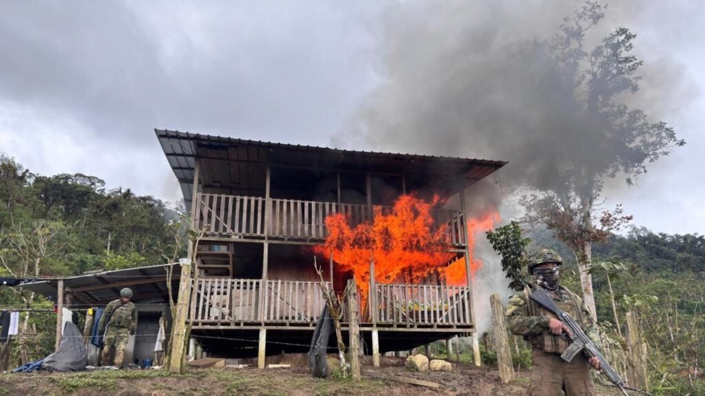 Campamento Frente Oliver Sinisterra desmantelado por el Ejército en Imbabura