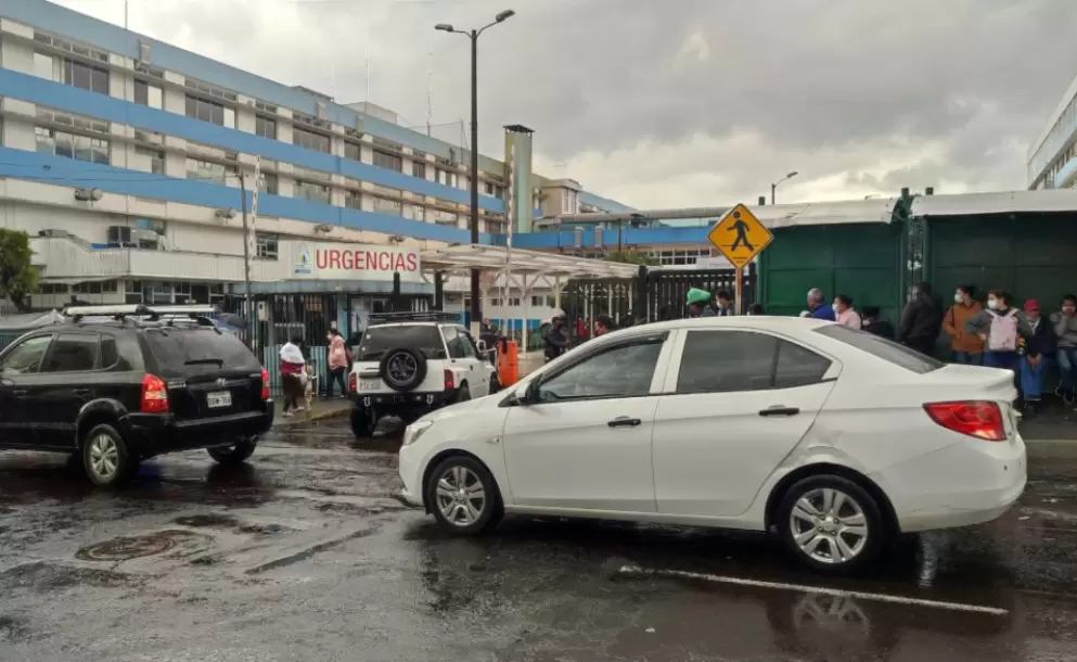 Médicos de Pichincha en pronunciamiento público sobre la salud en terapia intensiva en Ecuador