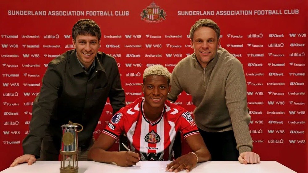 Nilson Angulo presentado por Sunderland