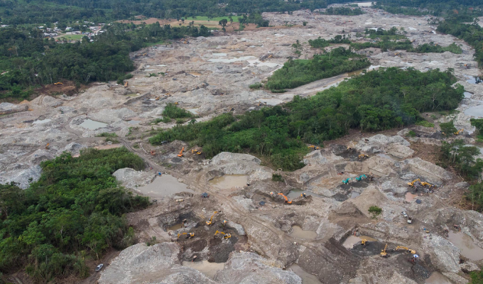 Gobierno suspende minería Napo contaminación