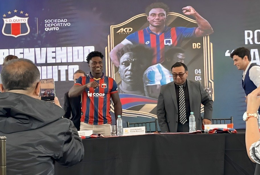 Tuka Ordóñez fue presentado en Deportivo Quito