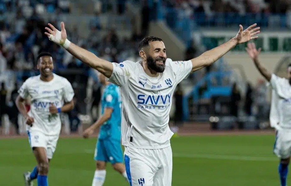 Benzema anotó un HAT-TRICK