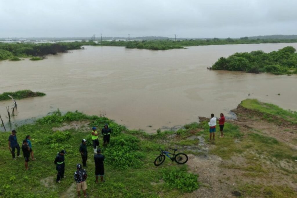 Lluvias devastan