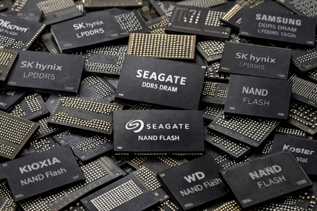 Gráfico técnico mostrando la tendencia al alza del precio de los chips de memoria en el mercado global de 2026.