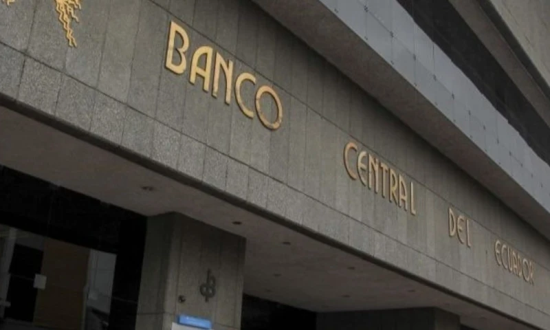 Economía crece 3,7 %