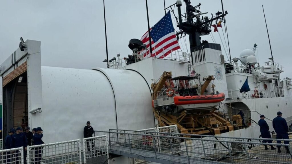 Presencia de Estados Unidos en Manta con aviones militares que apoyan operaciones contra el narcotráfico.