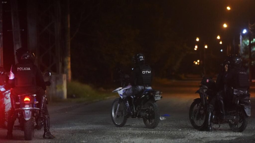 Estructura de Los Choneros desarticulada durante operativos policiales en toque de queda en Ecuador