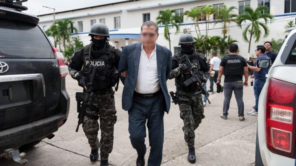 Juez detenido por tráfico de influencias en Guayaquil durante operativo policial y proceso judicial