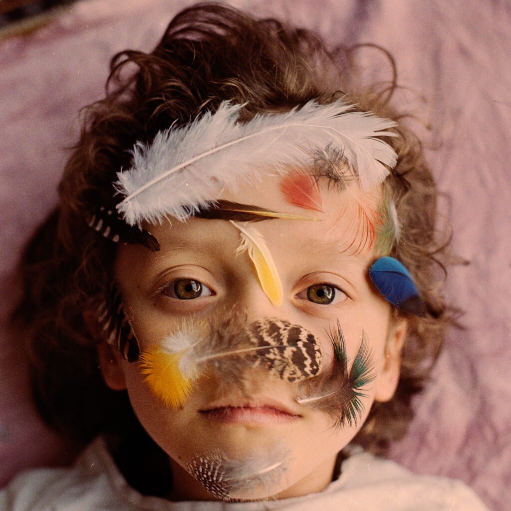 Ganadores del Latin America Professional Award 2026 exhibiendo sus obras fotográficas.