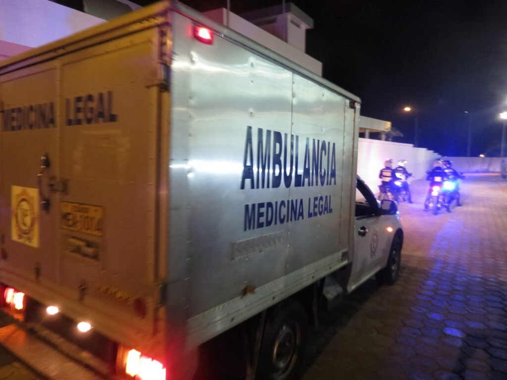 Dos hombres fueron asesinados en Guayaquil durante hechos violentos tras el toque de queda en sectores del norte