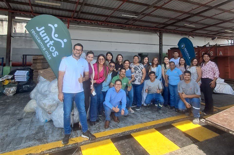 Arca Continental reciclaje inclusivo Ecuador