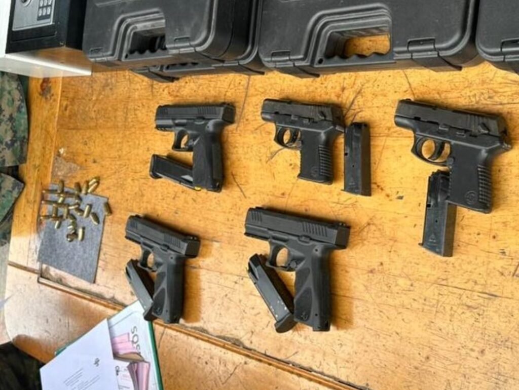 Senae detecta armas y ketamina en encomienda en Carcelén, Quito