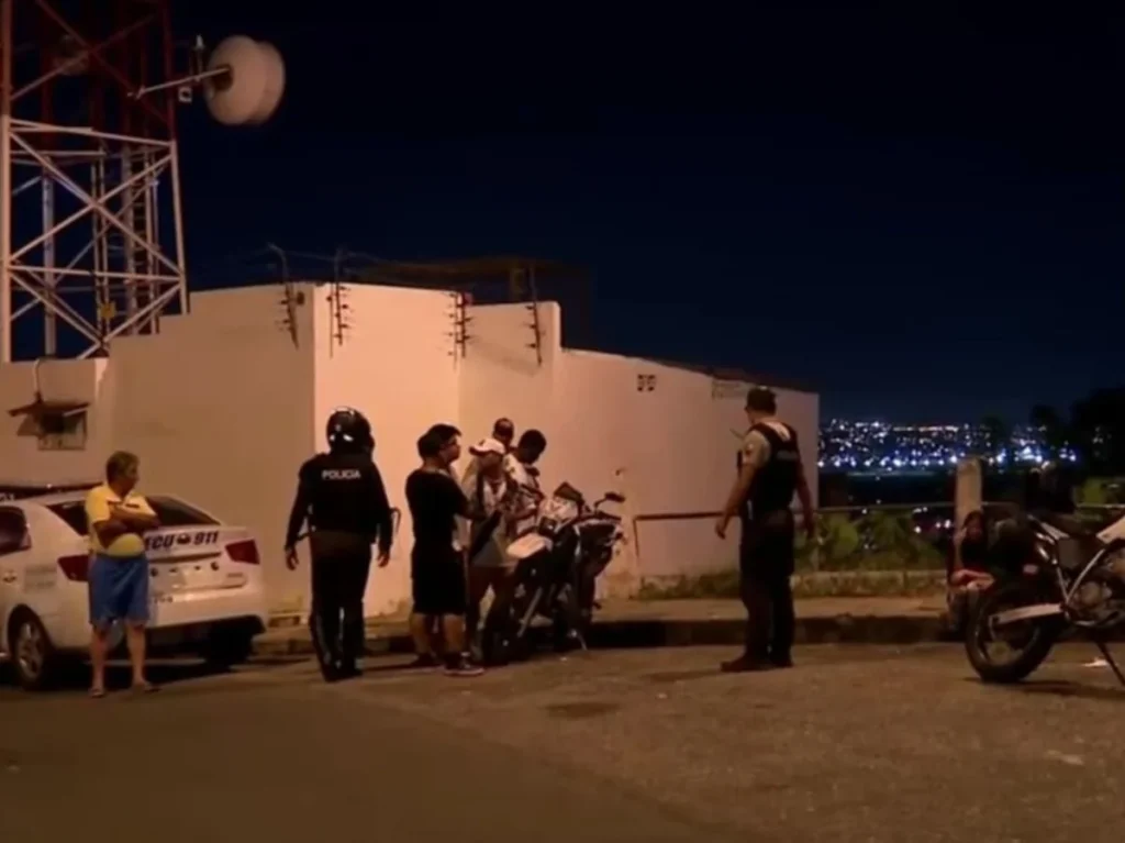 Asesinato en Cerro del Carmen con presencia de Criminalística en escena del crimen en Guayaquil
