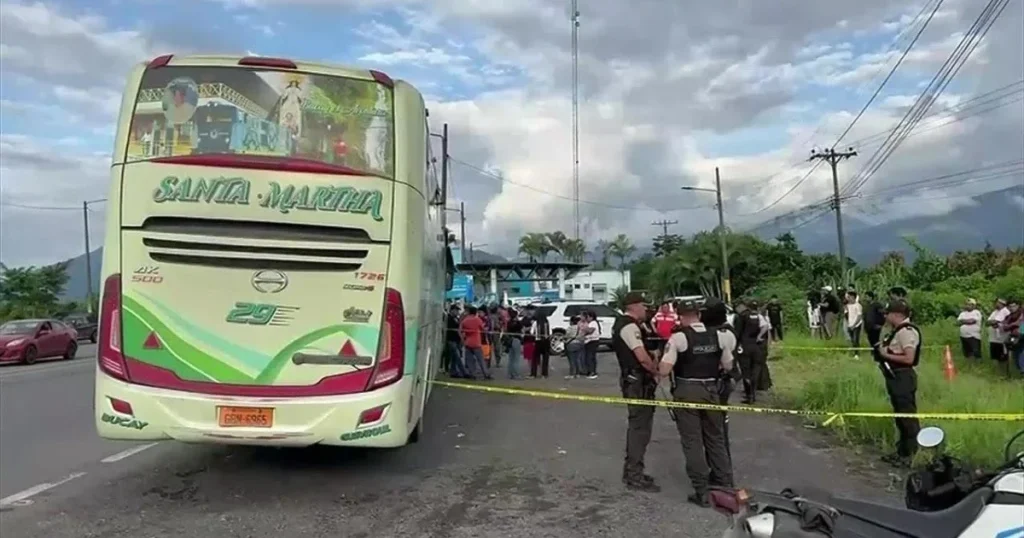 Masacre en El Triunfo dejó cinco hombres asesinados dentro de un bus interparroquial en Guayas