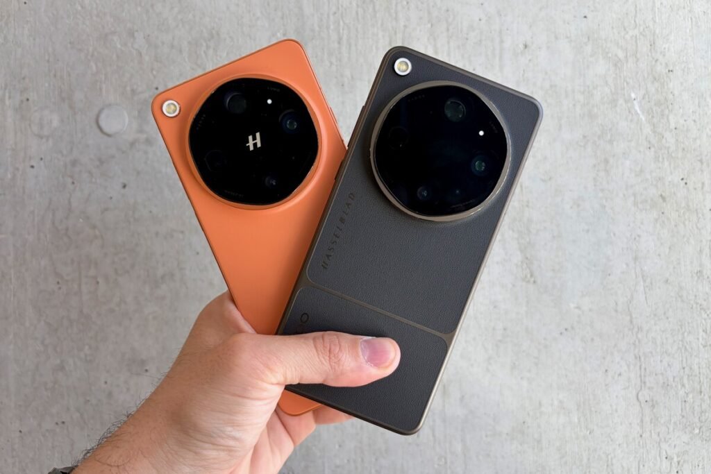 Primer plano del potente módulo de cámaras hexagonal del OPPO Find X9 Ultra en color Tundra Umber.