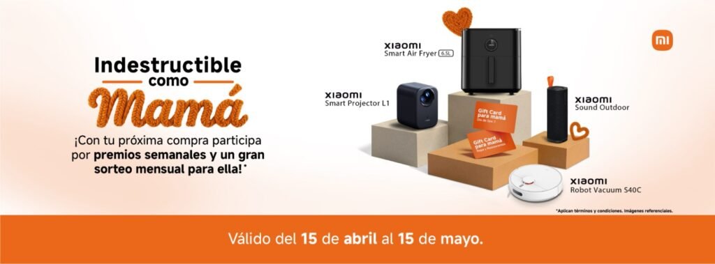 Madre ecuatoriana utilizando un Redmi Note 15 para ganar los premios de Xiaomi en Ecuador.