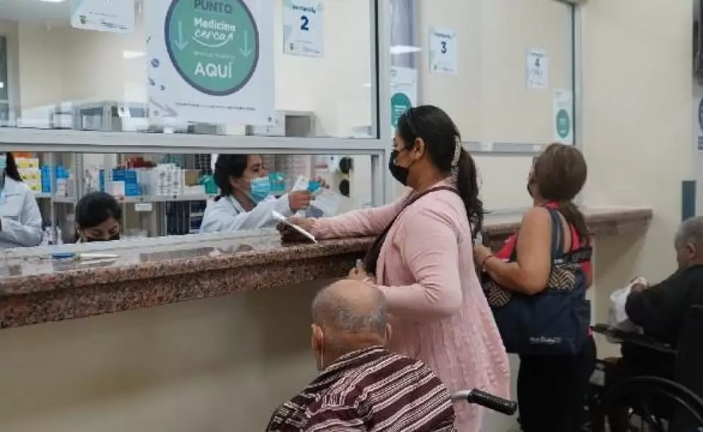 Juan Barriga, coordinador de Traumatología, señalando la falta de políticas de salud en el sistema público.