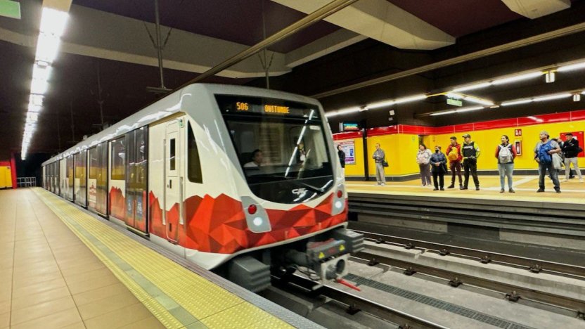 estaciones del Metro de Quito cerradas por suspensión del servicio
