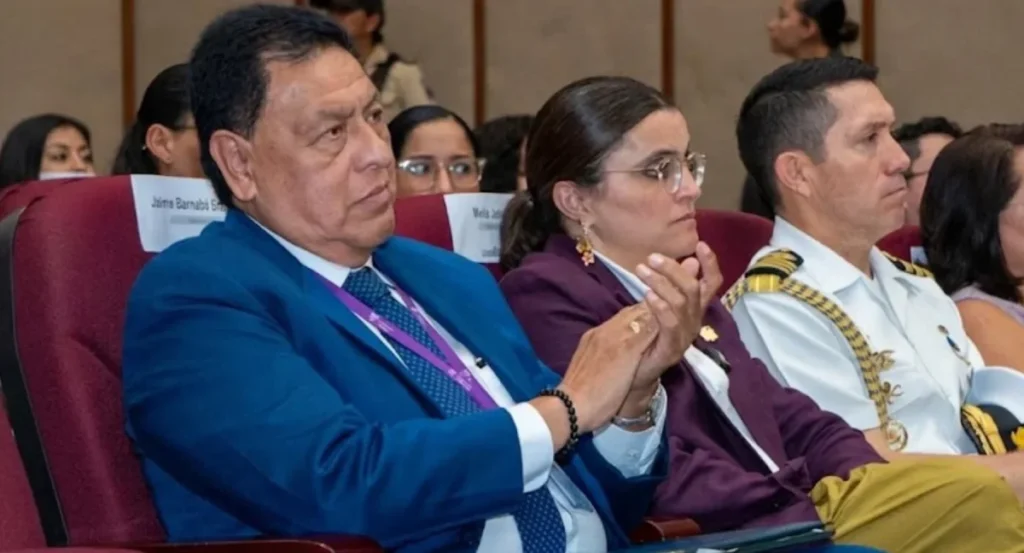 Nuevo ministro de salud de Ecuador, con la iniciativa de acabar la crisis de salud que vive el país