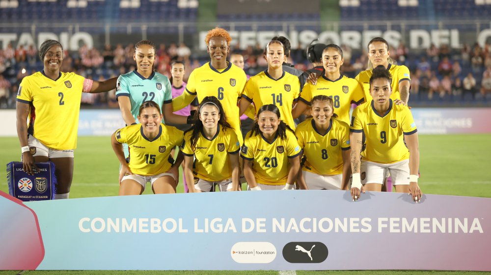 Jugadoras de Ecuador previo al partido y contexto de entradas Ecuador vs Perú Liga de Naciones Femenina