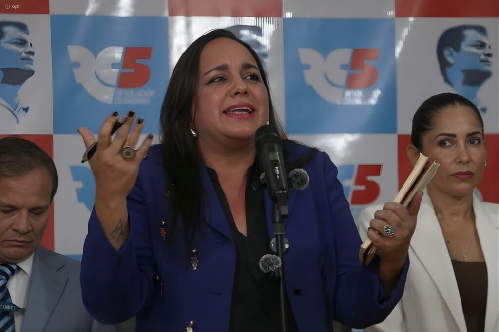 Reestructuración de directores provinciales de Revolución Ciudadana en Ecuador