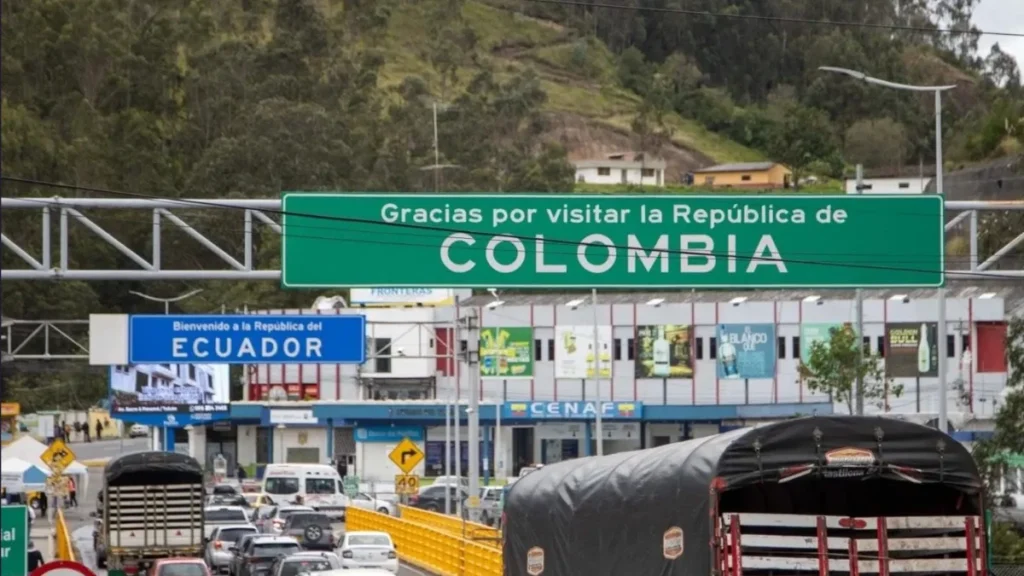 Ecuador baja la tensión con Colombia