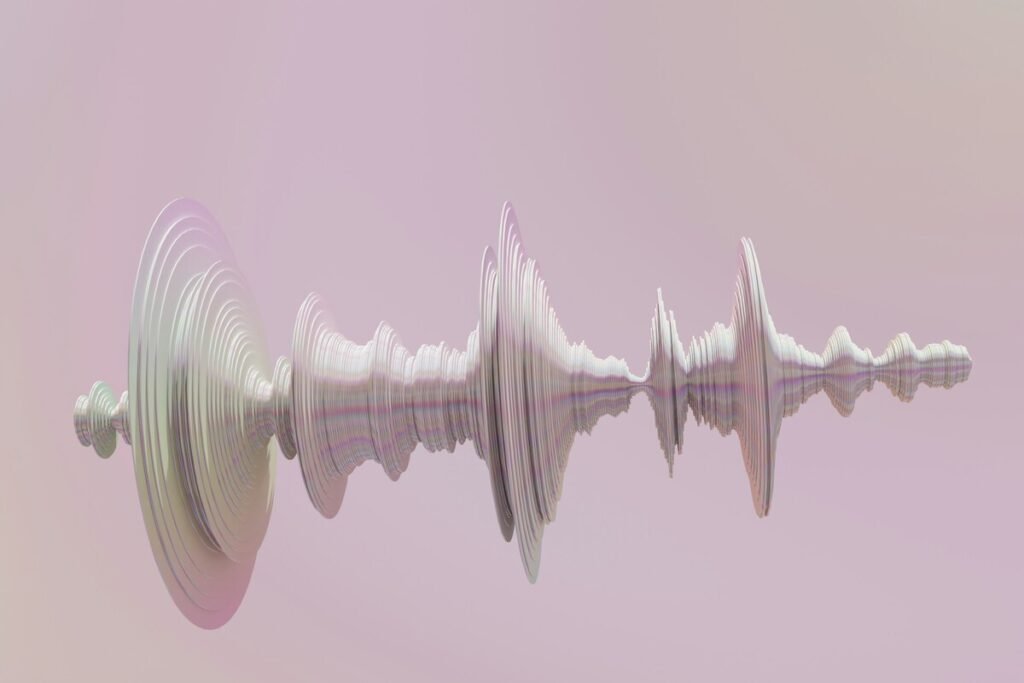 Onda de frecuencia acústica que ilustra el proceso técnico de una inyección de prompts de sonido en un asistente virtual.