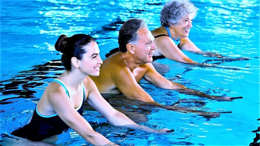 Personas en natación