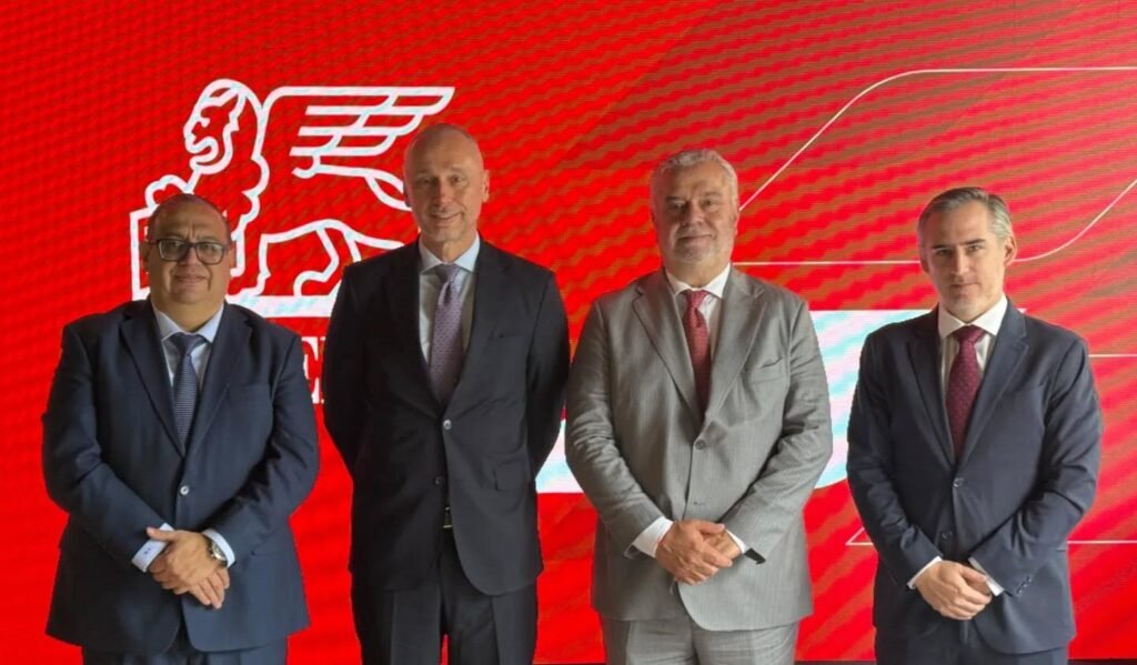 Directivos de Generali Ecuador y la CCIE en conversatorio sobre riesgos invisibles y resiliencia empresarial en Quito