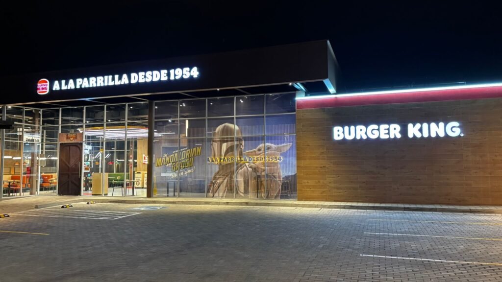 estreno de The Mandalorian en Ecuador con Grogu y Din Djarin en cine