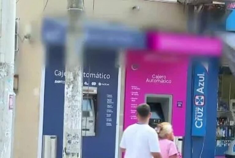 sujetos destruyeron dos cajeros