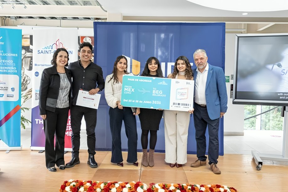 Equipo de estudiantes y representantes de Saint-Gobain en la fase nacional del Concurso de Arquitectura para Estudiantes en Belgrado 2026