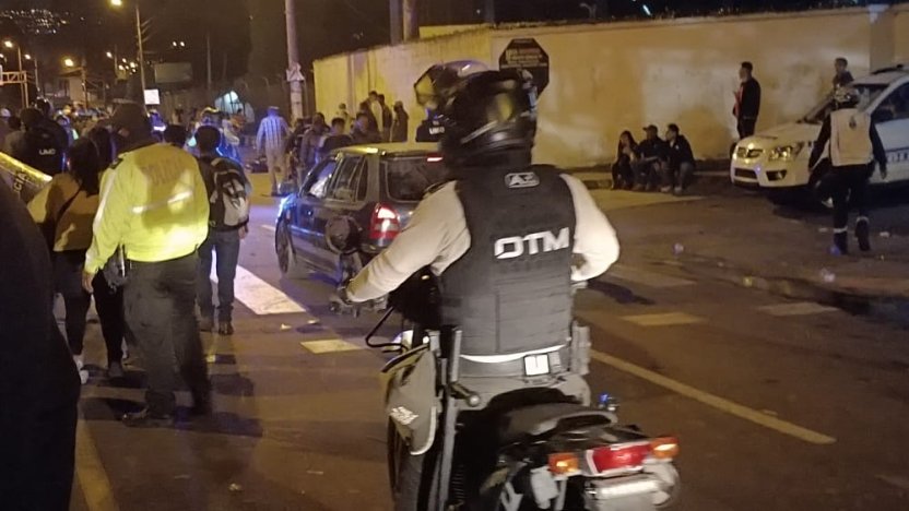Mujer detenida por presunto asesinato tras una riña ocurrida en un centro nocturno del cantón Rumiñahui.