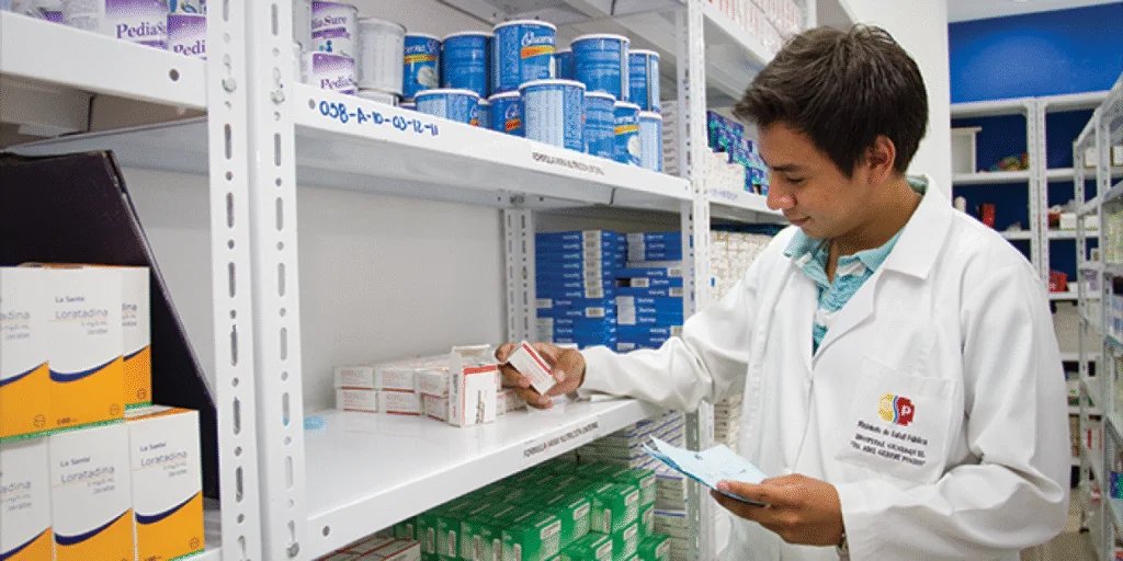 Grupo de pacientes renales y trasplantados en Ecuador preocupados por la falta de medicamentos esenciales para sus tratamientos
