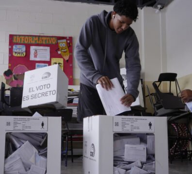Candidatos elecciones seccionales 2026 confirmados para alcaldías y prefecturas. Conoce quiénes van por Quito, Cuenca y Manabí.