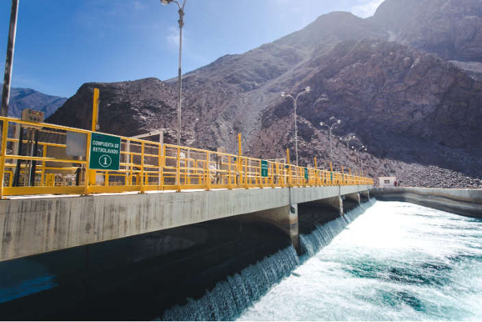 Grupo UNACEM presentó sus resultados financieros del primer trimestre de 2026 con ingresos consolidados de USD 529,3 millones.