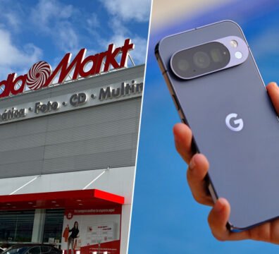 Teléfonos inteligentes de Google en color piedra lunar exhibidos junto a etiquetas de descuento en el outlet de MediaMarkt.