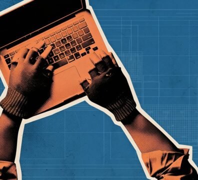 Un usuario observando un teléfono inteligente que muestra una videollamada entrante con una alerta digital de suplantación de identidad, ilustrando cómo el phishing se está refinando con IA.