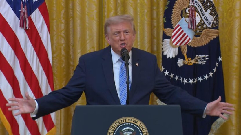 El presidente estadounidense Donald Trump pronunciando un discurso sobre el sistema electoral de su país desde la Casa Blanca.