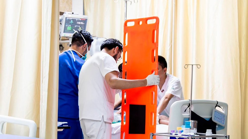 IESS abre vacantes para médicos generales en 15 provincias de Ecuador. Conoce requisitos, documentos y plazo de postulación hasta el 8 de julio.