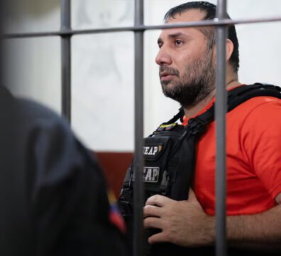 El hermano de alias Fito fue asesinado en Olón por hombres armados disfrazados de policías. Investigan posible nexo con Los Lobos.